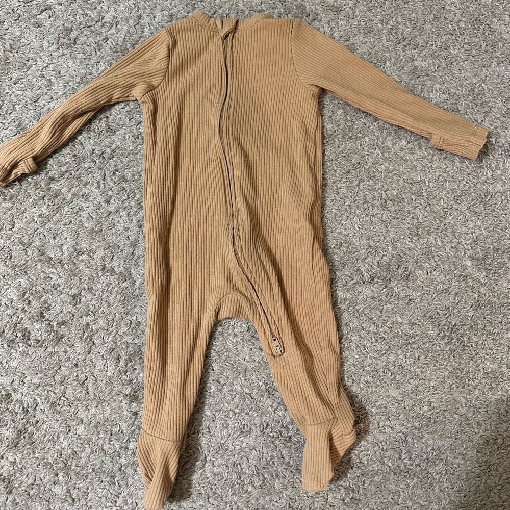 OLDNAVY 3-6 months sleeper
